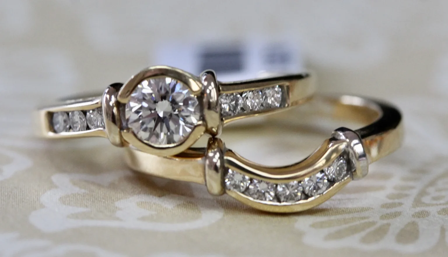 Gleaming Wedding Rings: A PNG Guide